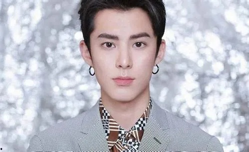 王鹤棣的‘不舒服’，揭露娱乐圈不公与忽视的冰山一角