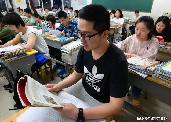 数学考场独领风骚，男生如何成为首个满分出考场的奇迹？